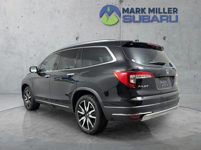 2019 Honda Pilot Touring w/Rear Captain's Chairs