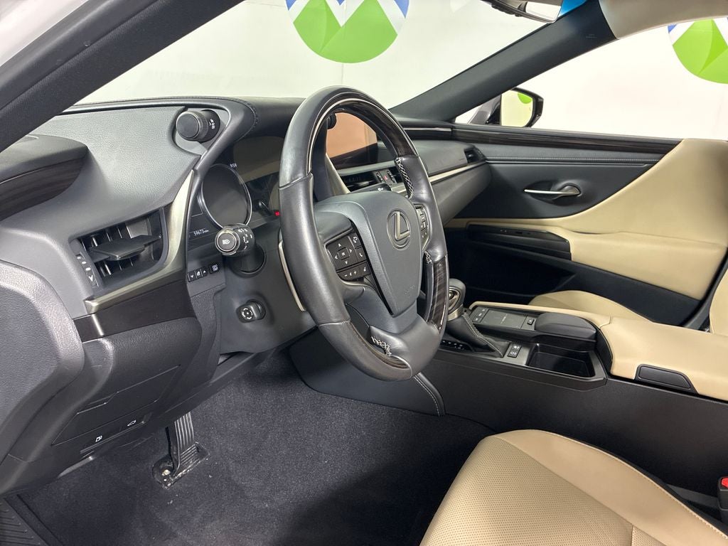 2019 Lexus ES 300h