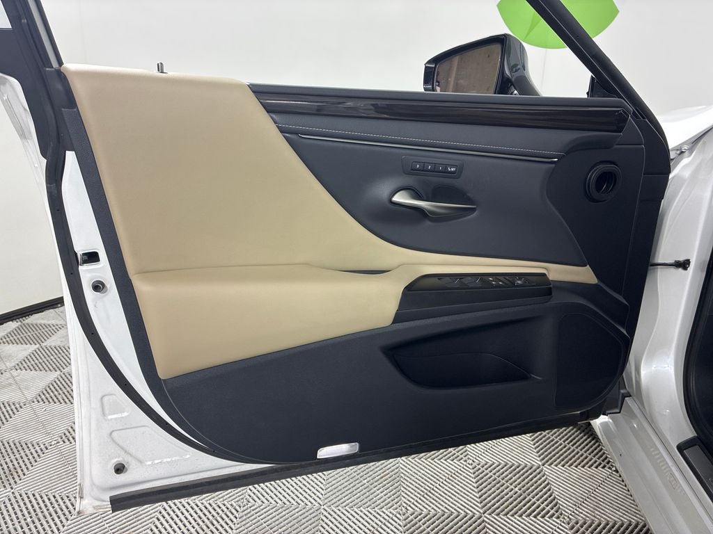 2019 Lexus ES 300h