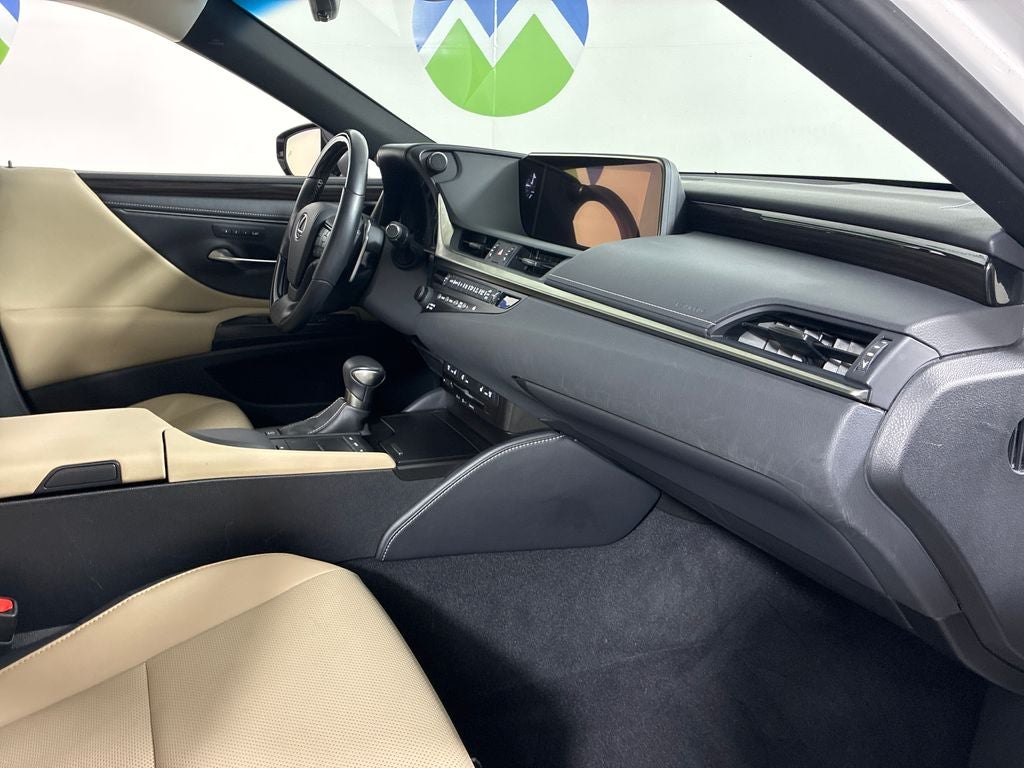 2019 Lexus ES 300h
